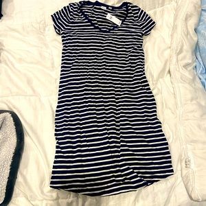 Gap short sleeve navy striped dress